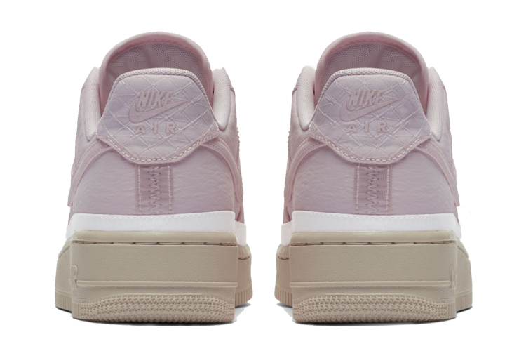 Shop (W) Nike Air Force 1 'Soft Pink' Wanita atau Pria Warna Pink Pastel AA0287-604