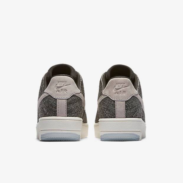 Shop 耐吉 空軍 1 低幫 Flyknit 女款 灰