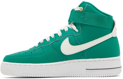 (W) Nike Air Force 1 High SE '40th Anniversary - Malachite' Edisi Ulang Tahun Ke-40. DQ7584-300 Lookbook (W) Nike Air Force 1 High SE '40th Anniversary - Malachite' Edisi Ulang Tahun Ke-40. DQ7584-300