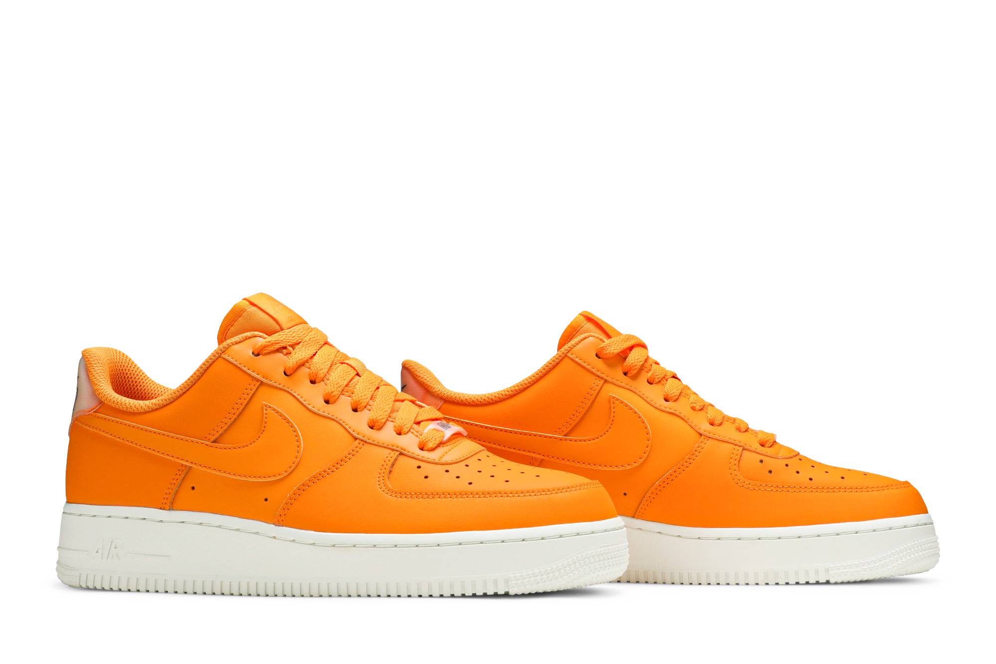 Cheap (W) 나이키 에어 포스 1 로우 '07 에센셜 '오렌지 필' AO2132-801