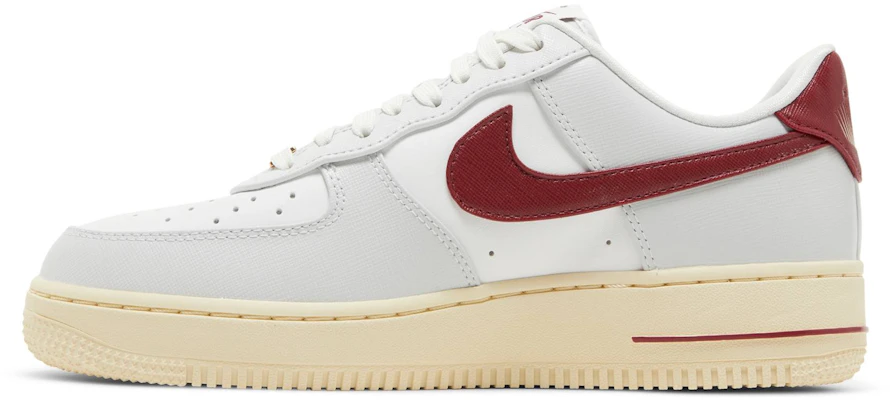 (W) Nike Air Force 1 Low '07 SE 'Just Do It - Photon Dust' Sepatu Sneakers DV7584-001 Lookbook (W) Nike Air Force 1 Low '07 SE 'Just Do It - Photon Dust' Sepatu Sneakers DV7584-001