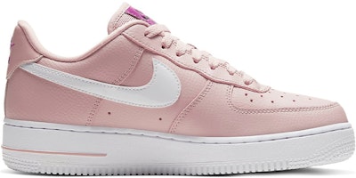 (W) Nike Air Force 1 '07 SE 's Air Force 1' Sneaker Pria Original CI3446-200 Order (W) Nike Air Force 1 '07 SE 's Air Force 1' Sneaker Pria Original CI3446-200