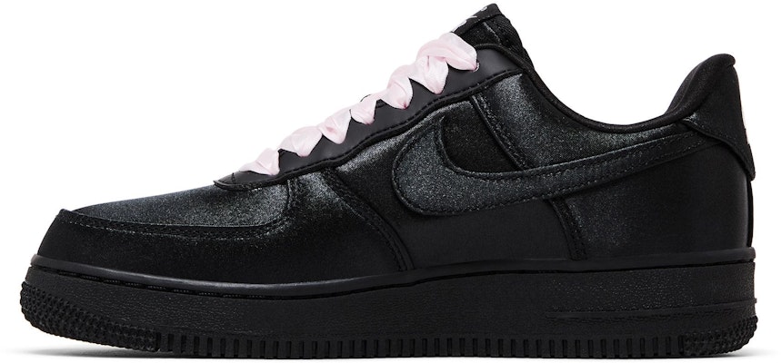(W) Nike 空軍一號低筒「黑色緞面」 IH2034-010 Lookbook (W) Nike 空軍一號低筒「黑色緞面」 IH2034-010