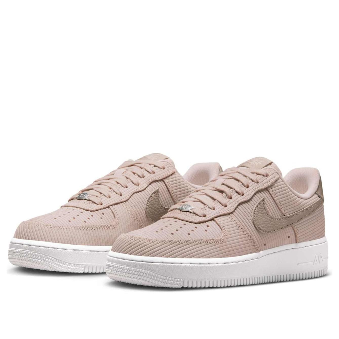 Shop (W) Nike Air Force 1 Low '燈芯絨系列 - 水洗珊瑚粉' IM6533-602