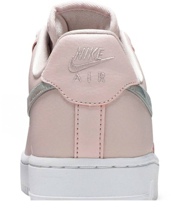 (W) Nike Air Force 1 Low 'Pink Iridescent' Wanita CJ1646-600 Sizing (W) Nike Air Force 1 Low 'Pink Iridescent' Wanita CJ1646-600