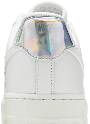 (W) ナイキ エアフォース1 '07 LV8 ホワイト/イリデセント CJ9704-100 Sizing (W) ナイキ エアフォース1 '07 LV8 ホワイト/イリデセント CJ9704-100