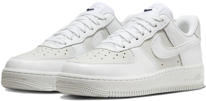 (W) 耐克空军一号低帮 '白色淡烟灰' DZ2708-102 Lookbook (W) 耐克空军一号低帮 '白色淡烟灰' DZ2708-102