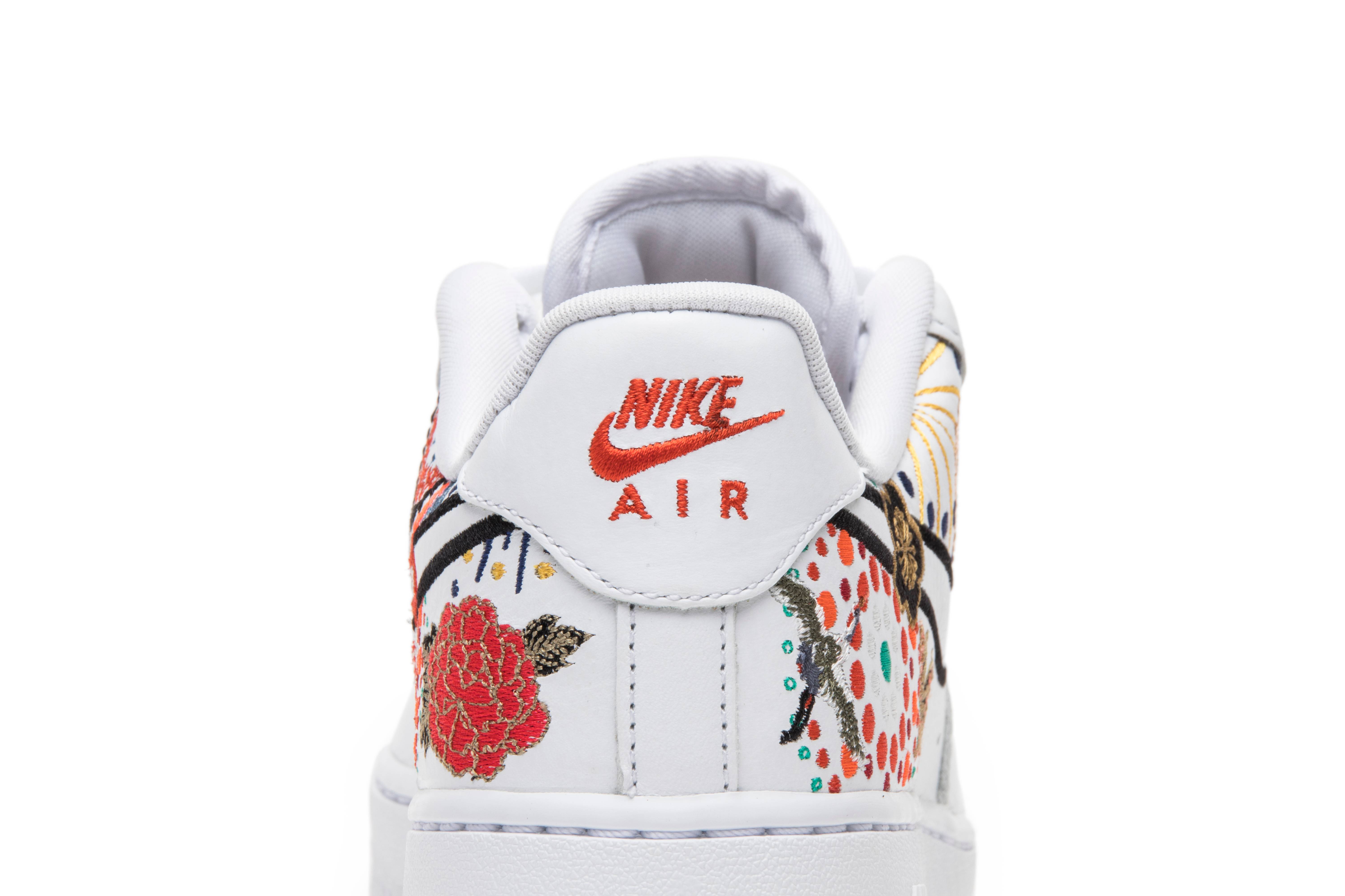 Sizing (W) 나이키 에어포스 1 로우 루나 뉴 이어 2018 AJ8298-100