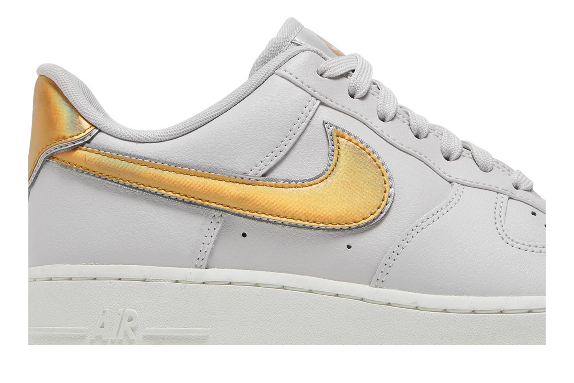Order (W) Nike Air Force 1 Low Metalik Platinum Emas Metalik AR0642-001