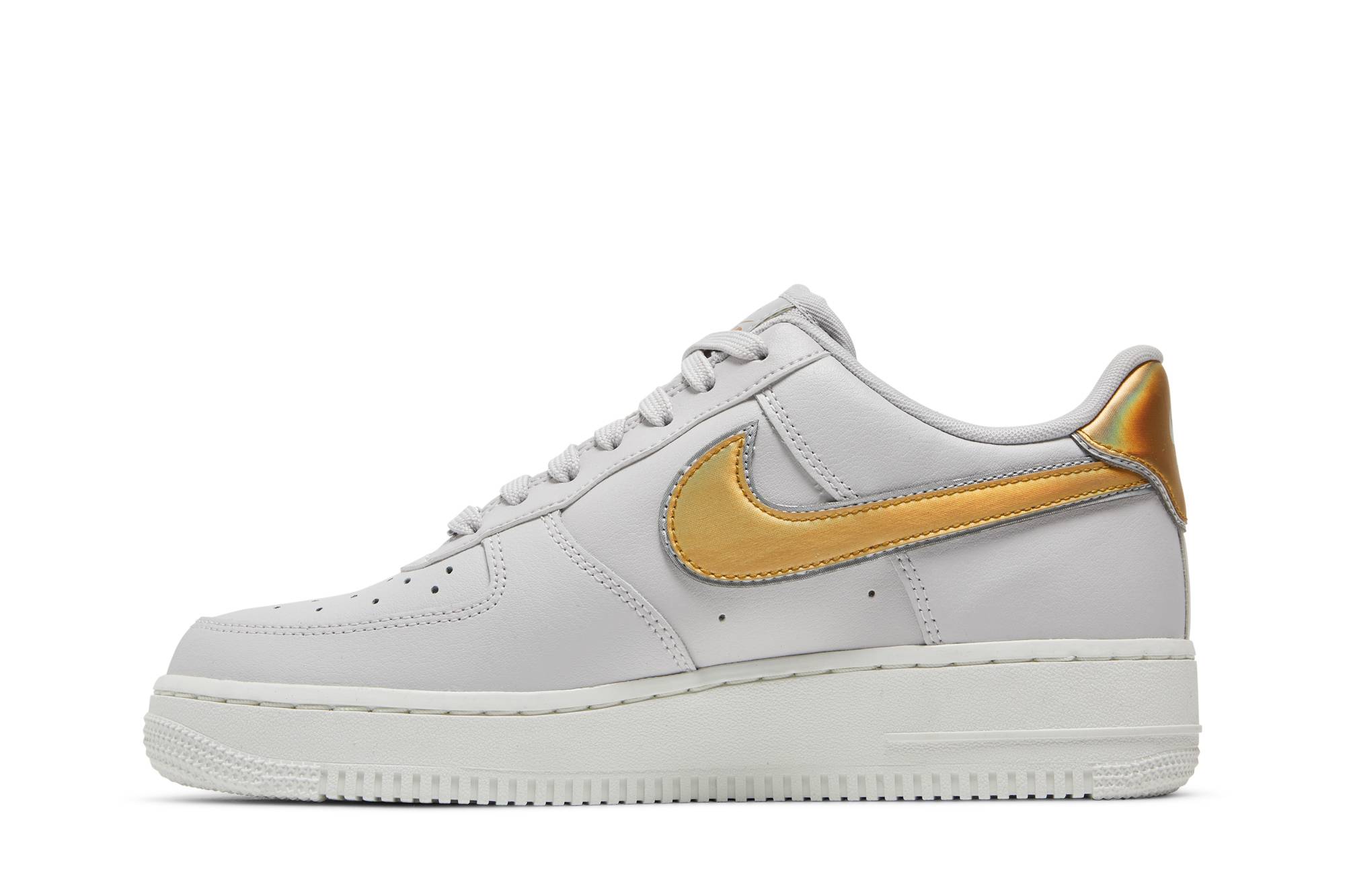 Lookbook (W) Nike Air Force 1 Low Metalik Platinum Emas Metalik AR0642-001