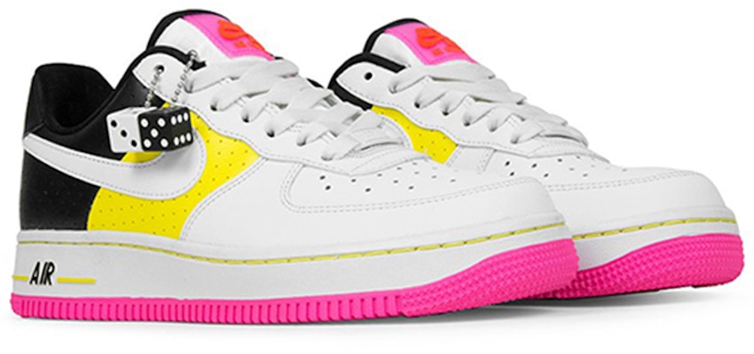 (W) ナイキ エアフォース 1 ロー モト AT2583-100 Lookbook (W) ナイキ エアフォース 1 ロー モト AT2583-100