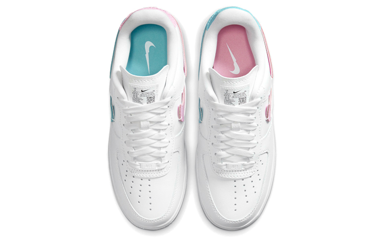 Shop （女性）Nike Air Force 1 LXX 白色粉紅青藍 DC1164-101