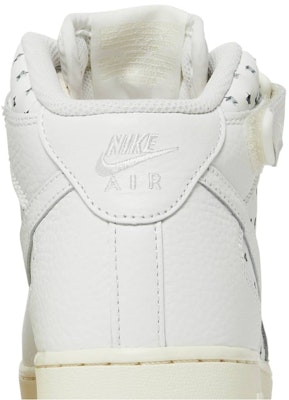 (女性) Nike Air Force 1 Mid '切割星星' DV3451-100 Sizing (女性) Nike Air Force 1 Mid '切割星星' DV3451-100