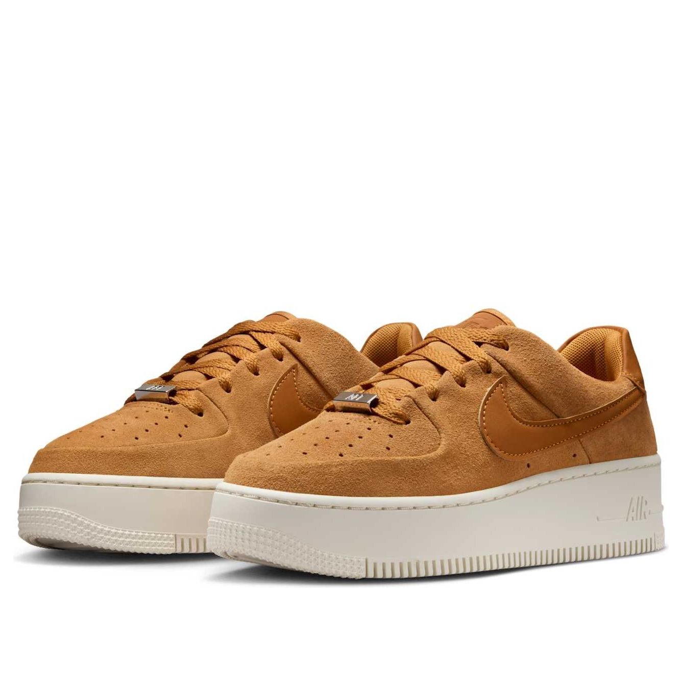 Shop (W) 나이키 에어 포스 1 세이지 로우 ''데저트 오크르'' AR5339-701