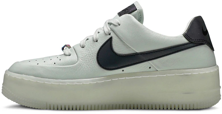 (W) Nike Air Force 1 Sage Low LX ''Spruce Aura'' Scarpe da Donna AR5409-003 Lookbook (W) Nike Air Force 1 Sage Low LX ''Spruce Aura'' Scarpe da Donna AR5409-003