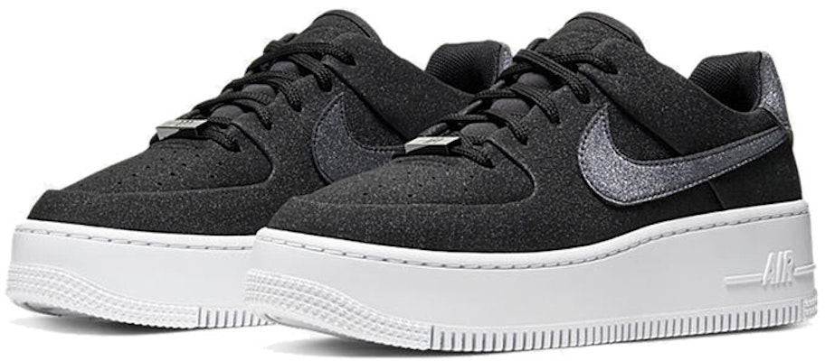 (W) Nike Air Force 1 Sage Low LX Wanita CQ7510-001 Lookbook (W) Nike Air Force 1 Sage Low LX Wanita CQ7510-001