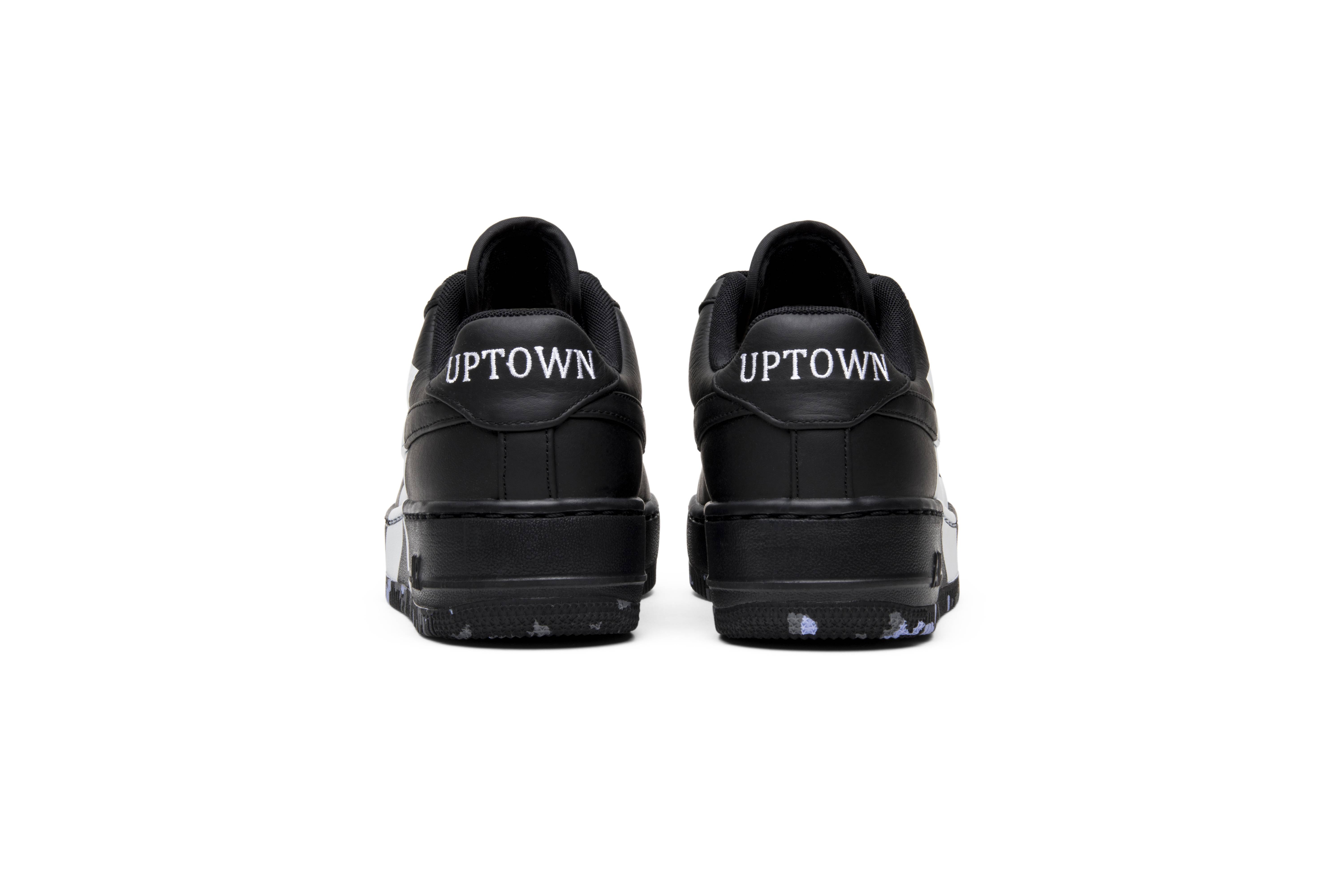 black uptown nike
