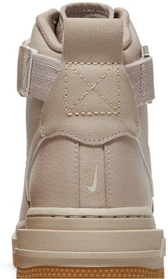 (女性)Nike Air Force 1 Utility 2.0 '化石石' DC3584-200 Sizing (女性)Nike Air Force 1 Utility 2.0 '化石石' DC3584-200