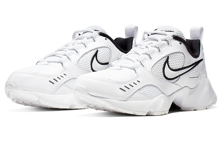 Shop （女款）Nike Air Heights '白色 黑色' CI0603-102