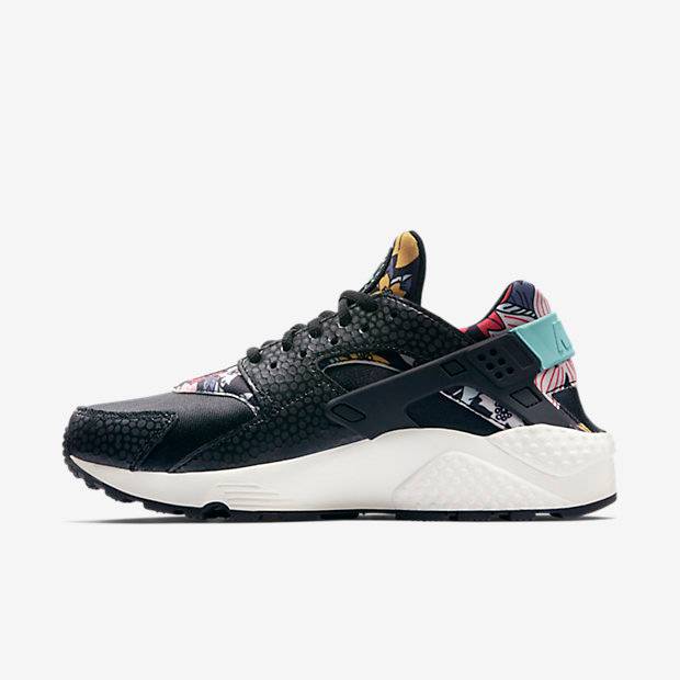 Lookbook (W) ナイキ エア ハラチ “アロハ” 725076-001