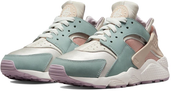 (女性)Nike Air Huarache 'Dusty Sage' DQ4990-104 Lookbook (女性)Nike Air Huarache 'Dusty Sage' DQ4990-104