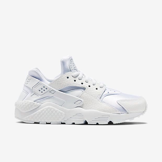 Sizing (W) Nike Air Huarache ''Blanc'' 683818-100