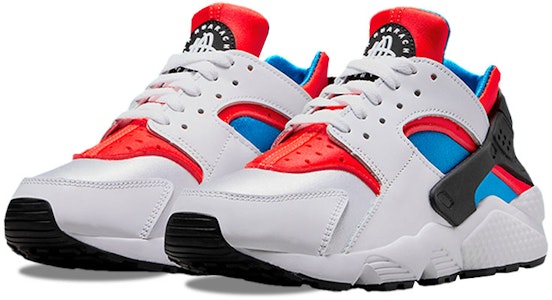 (W) Nike Air Huarache 'Putih Bright Crimson' DV2220-100 Lookbook (W) Nike Air Huarache 'Putih Bright Crimson' DV2220-100