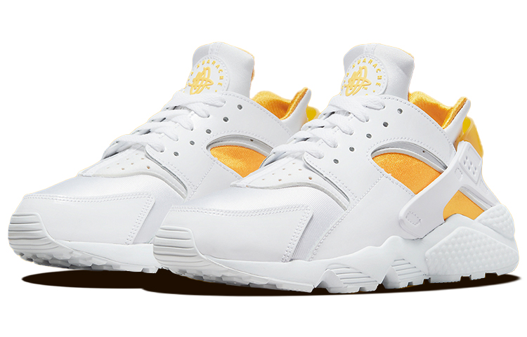 Lookbook （女性）Nike Air Huarache '白色 大學金' DR5727-100