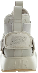 Nike Huarache Air City 華萊士 低筒 復古跑步鞋 女款 米色 Shop Nike Huarache Air City 華萊士 低筒 復古跑步鞋 女款 米色