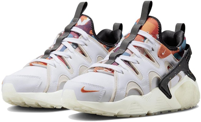 (W) 나이키 에어 허라취 크래프트 '설날' (Nike Air Huarache Craft 'Seollal') FD4621-181 Lookbook (W) 나이키 에어 허라취 크래프트 '설날' (Nike Air Huarache Craft 'Seollal') FD4621-181