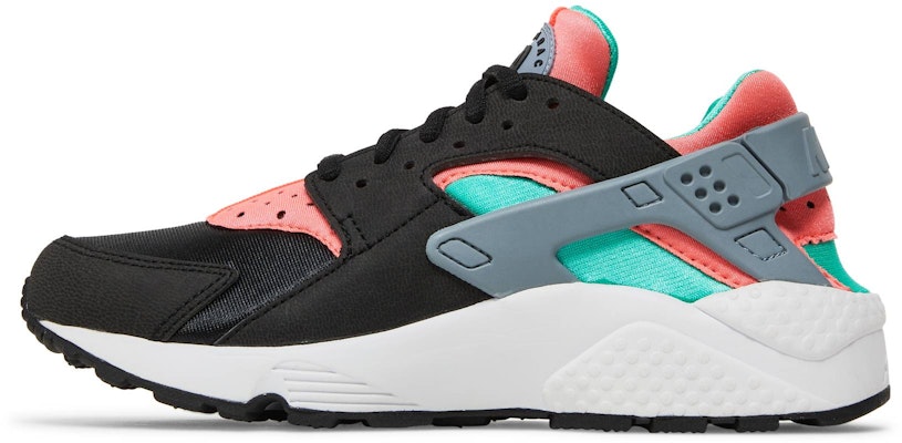 (W) Nike Air Huarache Run 'Hitam' 634835-003 Lookbook (W) Nike Air Huarache Run 'Hitam' 634835-003