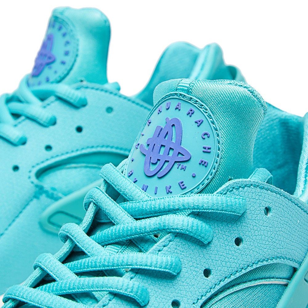 Purchase (W) Nike Air Huarache Run ''Light Retro'' Sneakers 634835-401