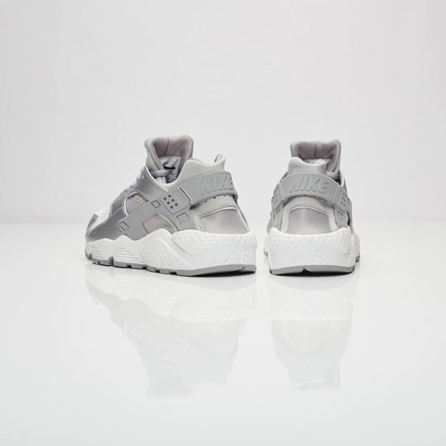 Lookbook (Women) Nike Air Huarache Run SE 'Metallic Silver' 859429-002