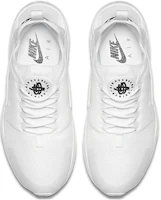 Shop Nike Air Huarache Ultar 防滑耐磨輕便 低筒 跑步鞋 女款 白色