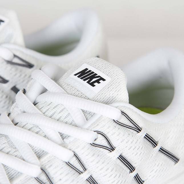 Buy (Women) Nike Air Max 2016 'Summit White' 806772-100 - Novelship