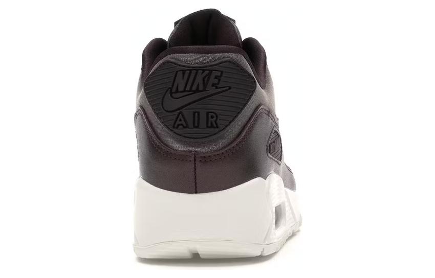 Shop （女款）Nike Air Max 90 高級金屬栗色 896497-903