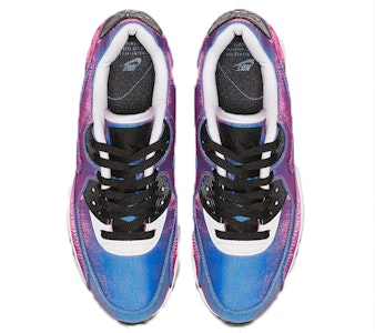 (W) Nike Air Max 90 SE 'Iridescent Fuchsia' Warna Ungu Berkilauan 881105-606 Lookbook (W) Nike Air Max 90 SE 'Iridescent Fuchsia' Warna Ungu Berkilauan 881105-606