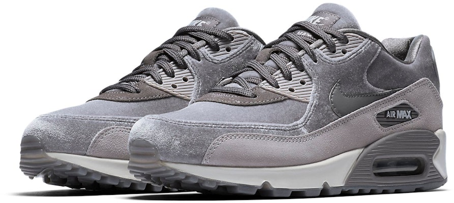 (Women) Nike Air Max 90 Velvet Gunsmoke 898512-007 Lookbook (Women) Nike Air Max 90 Velvet Gunsmoke 898512-007