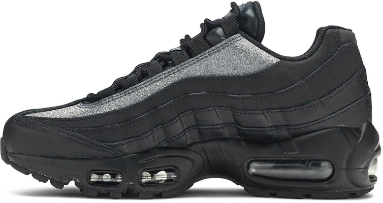 (W) Nike Air Max 95 Premium 'Hitam' AT0068-001 Lookbook (W) Nike Air Max 95 Premium 'Hitam' AT0068-001