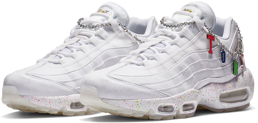 (W) 나이키 에어맥스 95 화이트 '참 체인 도쿄' CZ8702-103 Lookbook (W) 나이키 에어맥스 95 화이트 '참 체인 도쿄' CZ8702-103