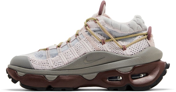 (W) Nike Air Max Flyknit Venture 'Platinum Violet' - Ungu Platinum FD2110-002 Lookbook (W) Nike Air Max Flyknit Venture 'Platinum Violet' - Ungu Platinum FD2110-002