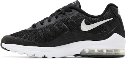 (W) Nike Air Max Invigor 'Hitam Silver Metalik' 749866-001 Lookbook (W) Nike Air Max Invigor 'Hitam Silver Metalik' 749866-001