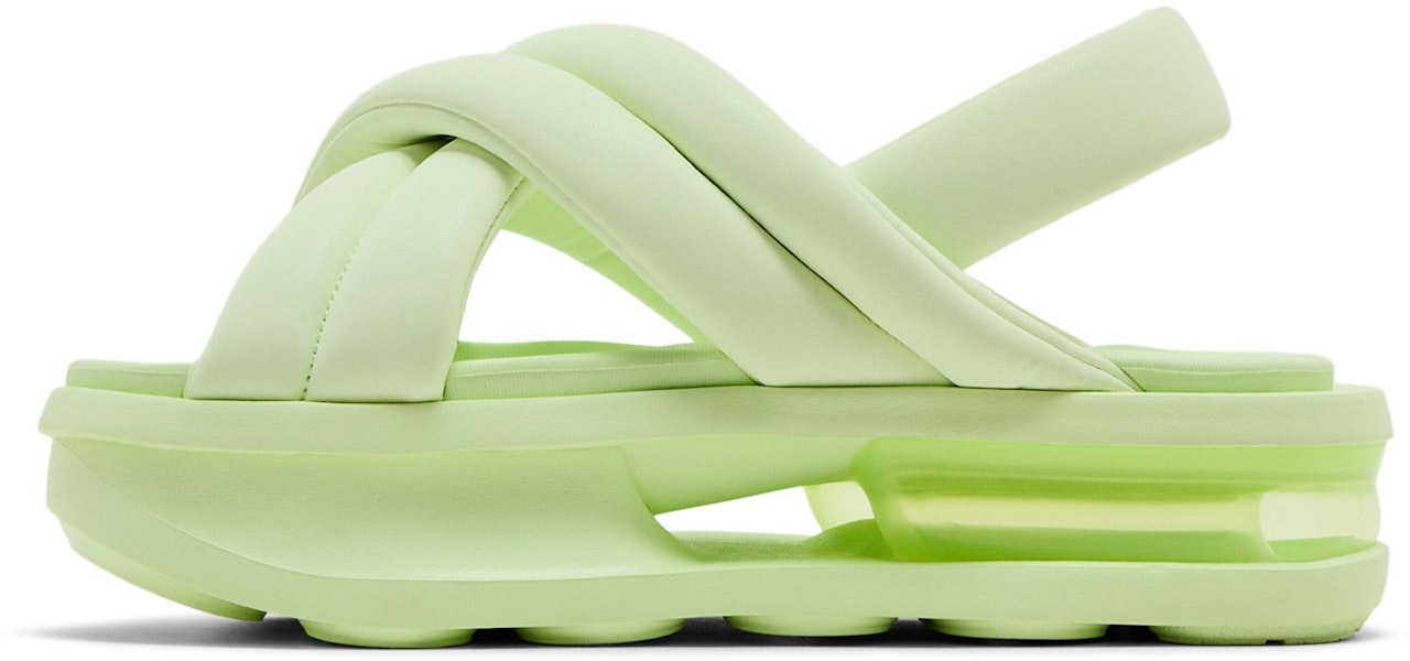(W) Nike Air Max Isla Sandal 'Barely Volt' Wanita Hijau Terang FJ5929-700 Lookbook (W) Nike Air Max Isla Sandal 'Barely Volt' Wanita Hijau Terang FJ5929-700