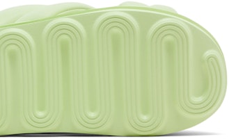 (W) Sandal Nike Air Max Isla 'Barely Volt' FJ5929-700 Sizing (W) Sandal Nike Air Max Isla 'Barely Volt' FJ5929-700