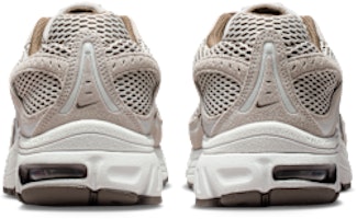 (W) Nike Air Max Moto 2K 大學灰/淺灰/鐵石色/大學灰 IQ4924-002 Details for (W) Nike Air Max Moto 2K 大學灰/淺灰/鐵石色/大學灰 IQ4924-002