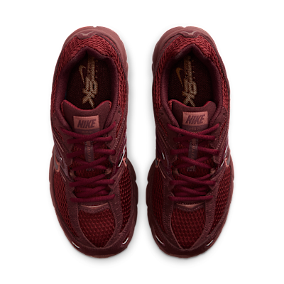 Shop 나이키 에어 맥스 모토 2K 다크 팀 레드/레드 세피아/버건디 크러쉬 IM9570-600