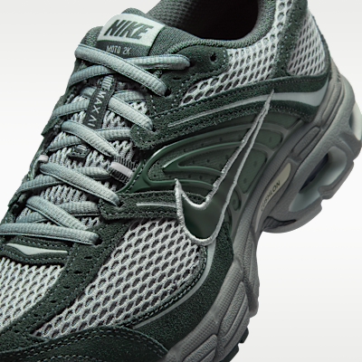 Sizing (W) Nike Air Max Moto 2K SE Vert Myka/Argent Clair/Vert Camouflage IO4862-300