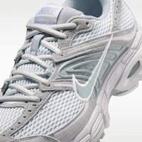Sizing (W) Nike Air Max Moto 2K SE 白金/白色/狼灰 IO4862-002