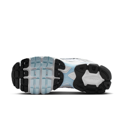 Lookbook (W) Nike Air Max Moto 2K Putih/Metallic Silver/Hitam/Hydrogen Biru Sneakers HQ2056-107