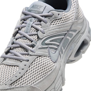 (W) Nike Air Max Moto 2K 狼灰/最佳灰/酷灰/狼灰 IQ4924-001 Sizing (W) Nike Air Max Moto 2K 狼灰/最佳灰/酷灰/狼灰 IQ4924-001